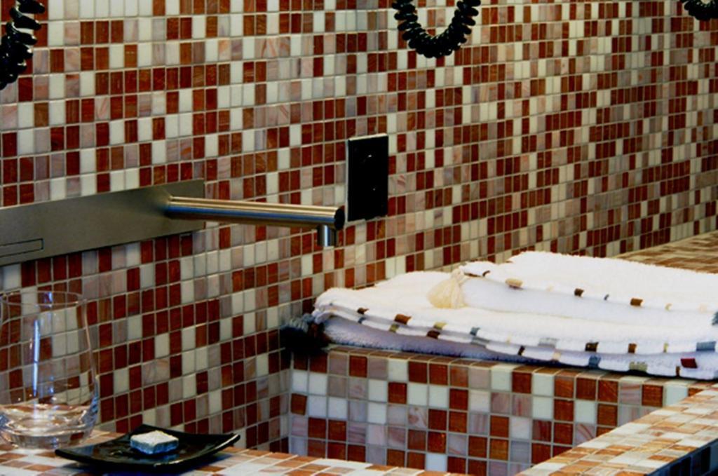 Chateau Le Rosey Hotel Nyon Habitación foto
